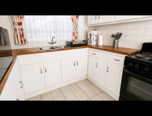 3 BEDROOM TOWNHOUSE FOR SALE IN SINOVILLE